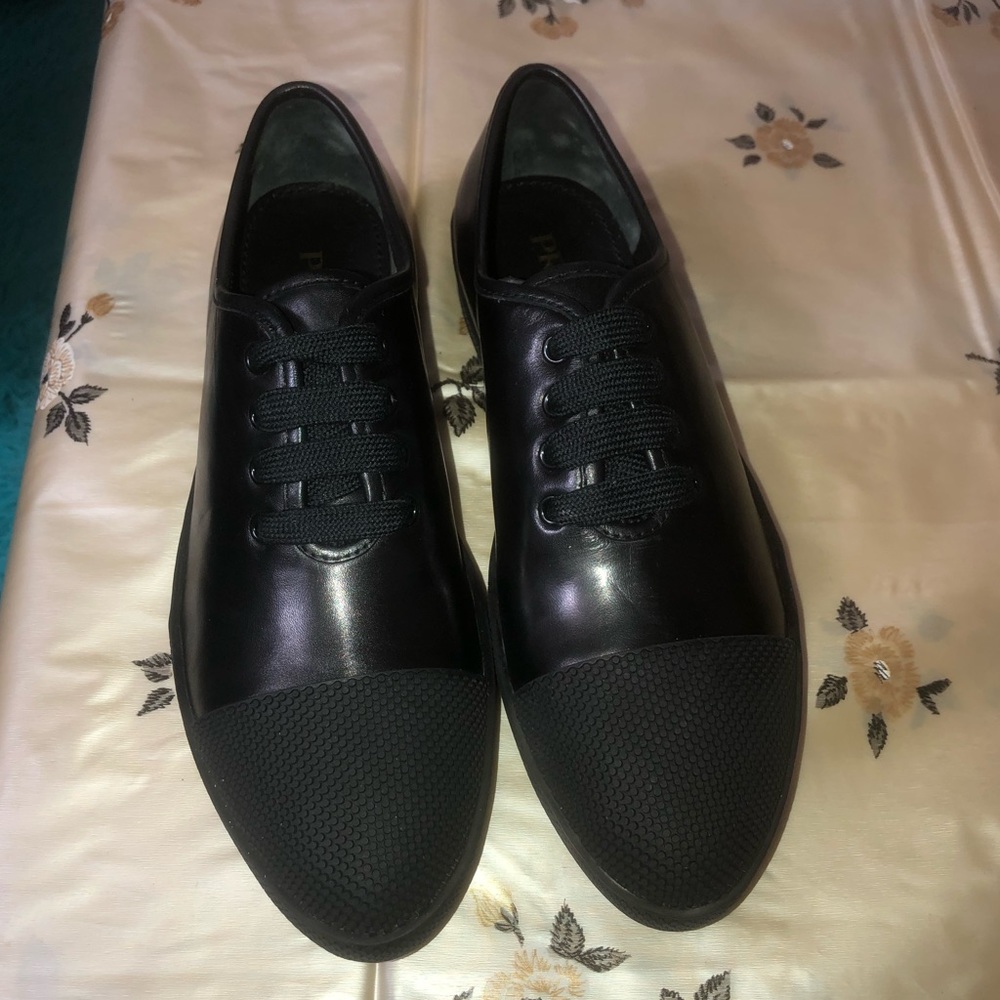 Authentic luxury Prada lace up shoes rubber cap black New